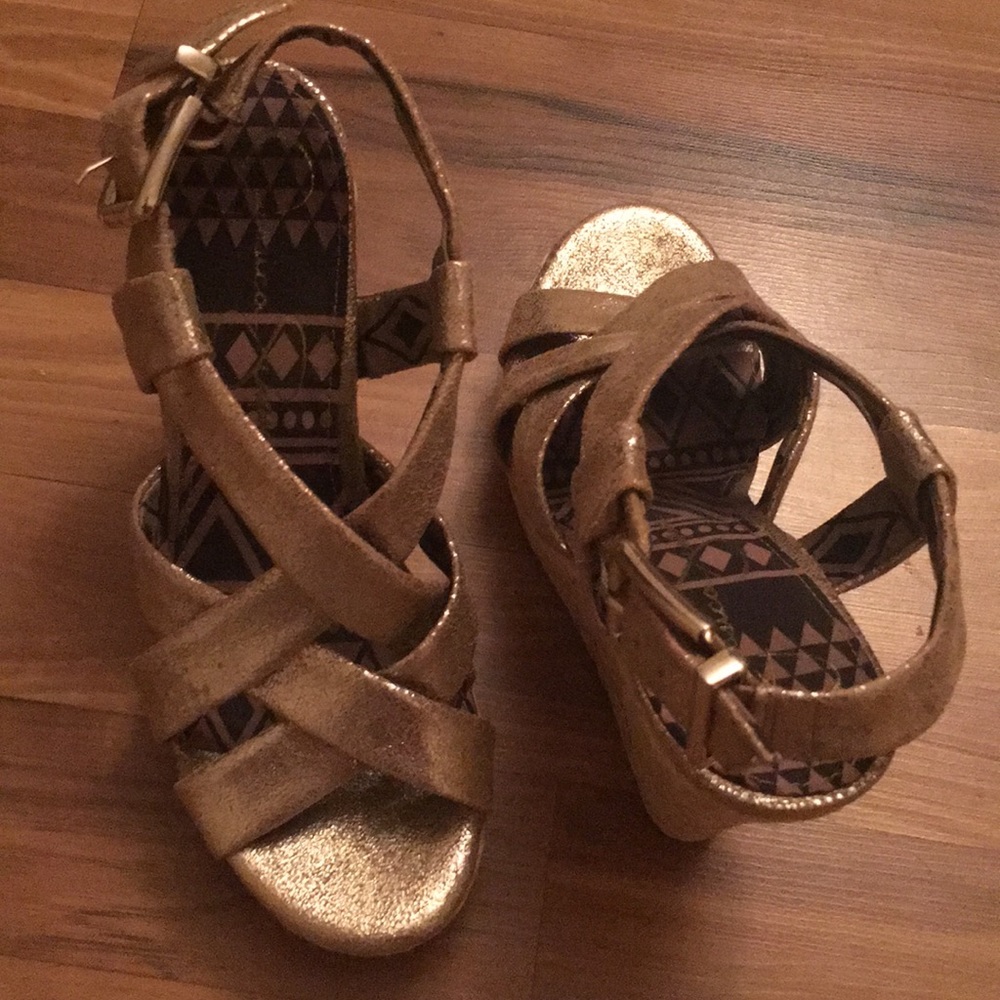 Jessica Simpson wedges